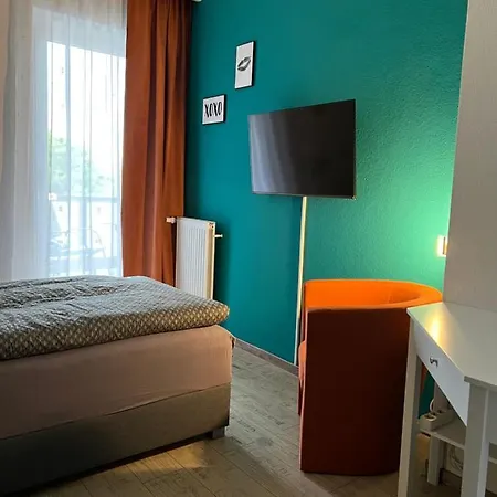 Hotelpension Am Thermalbad バート・ネンドルフ