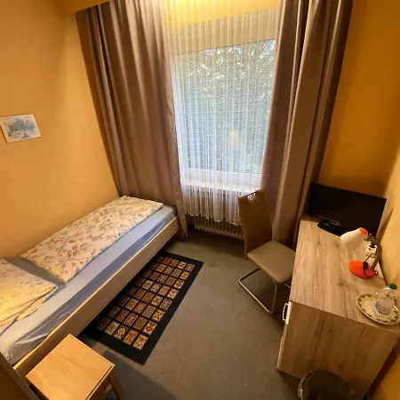 Hotelpension Am Thermalbad ゲストハウス 3*